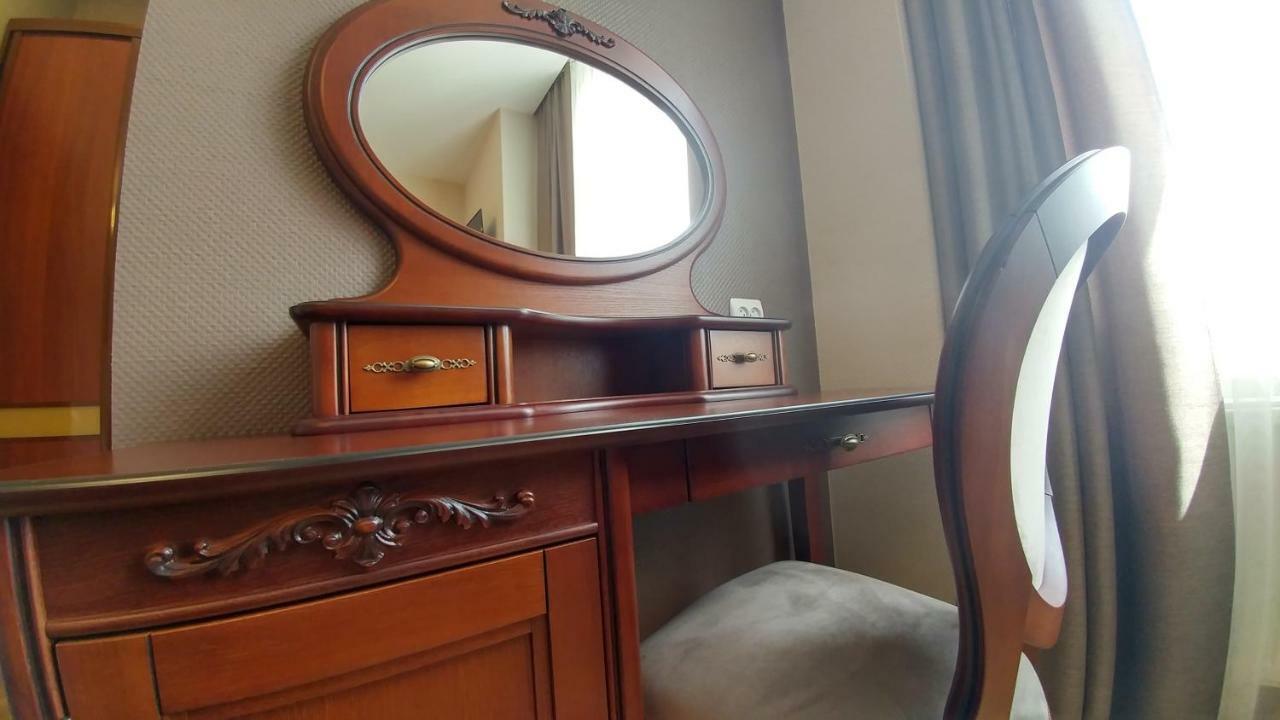 Hotel Meridian Brody ภายนอก รูปภาพ