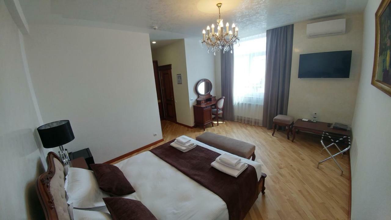Hotel Meridian Brody ภายนอก รูปภาพ