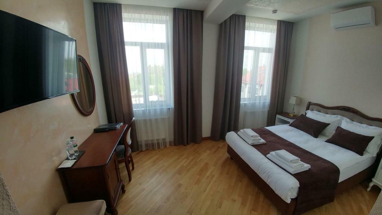 Hotel Meridian Brody ภายนอก รูปภาพ