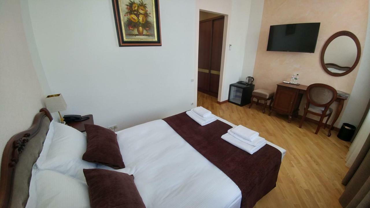 Hotel Meridian Brody ภายนอก รูปภาพ