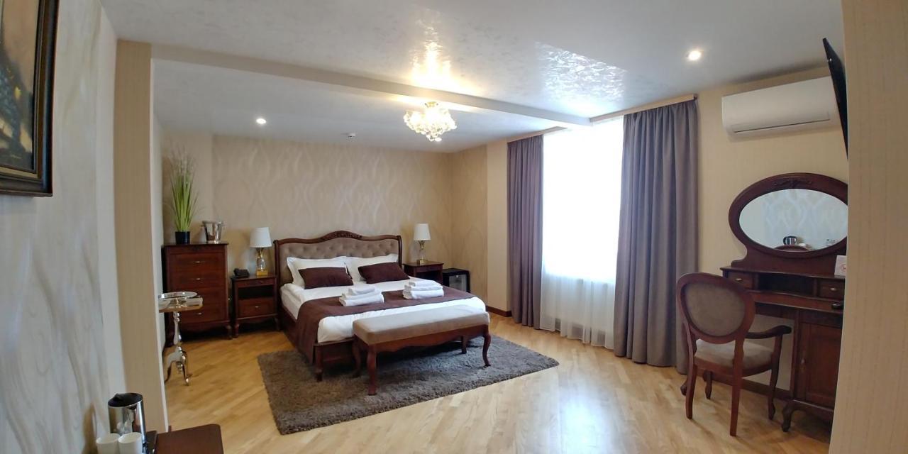 Hotel Meridian Brody ภายนอก รูปภาพ